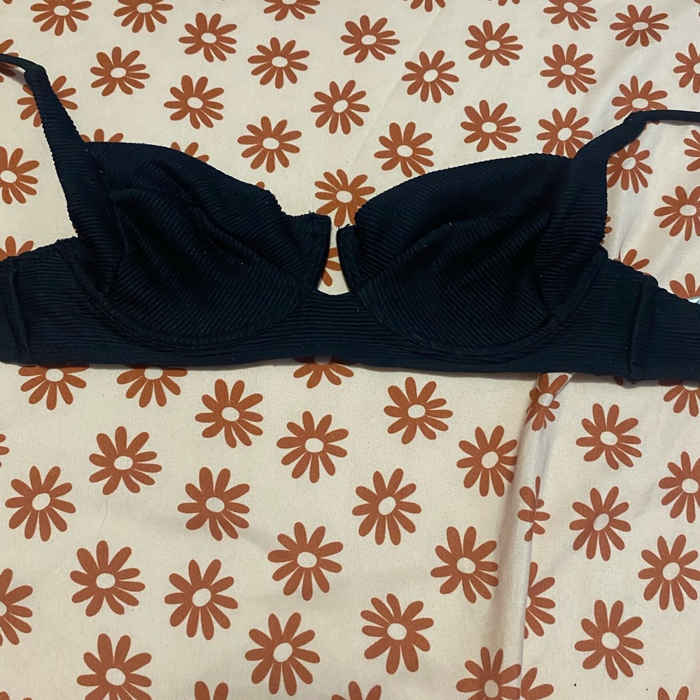 Elegant Black Ribbed Bikini Top